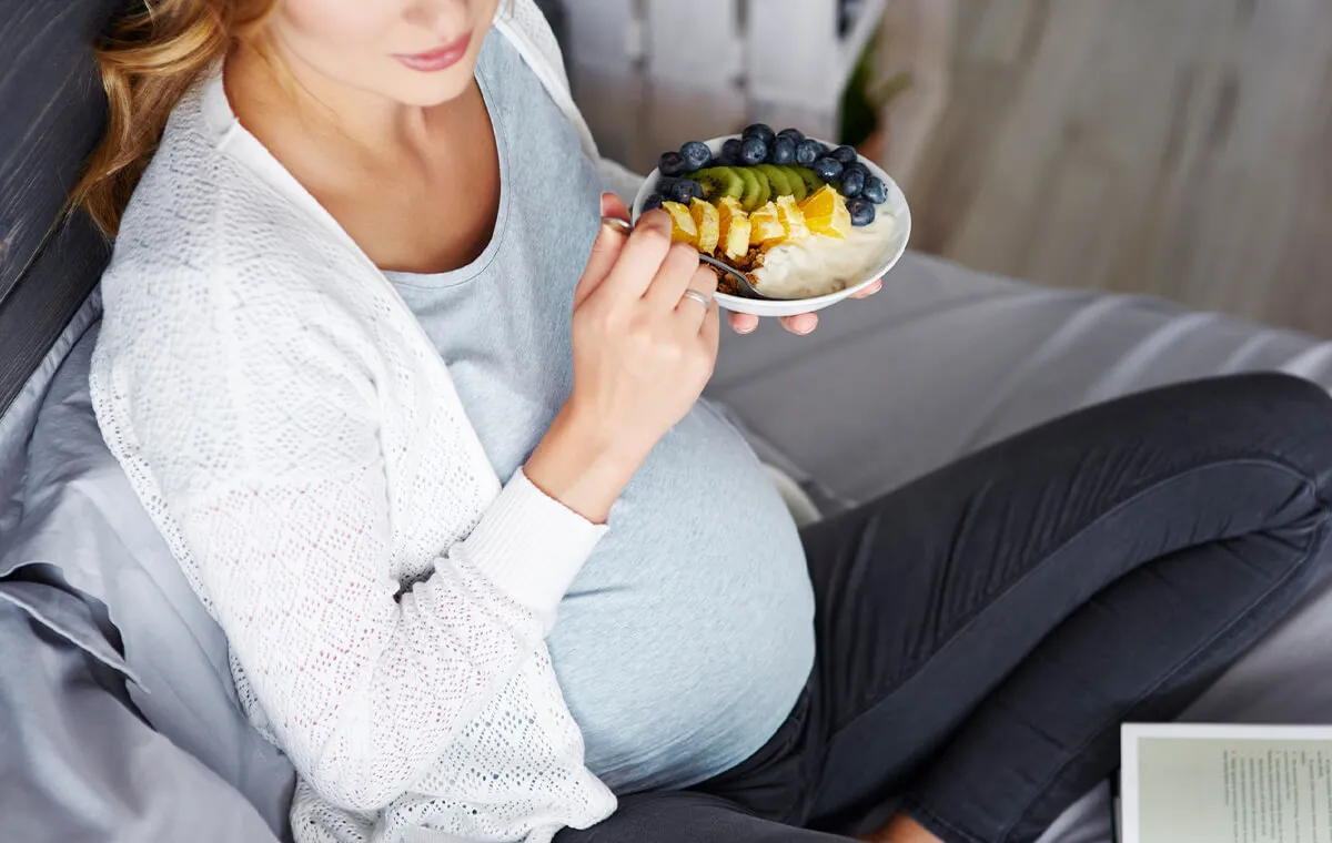 در ماه اول بارداری چی بخوریم؟