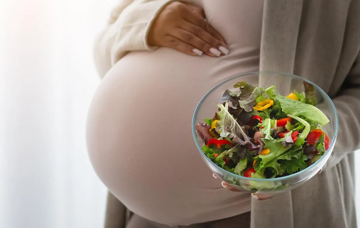 تغذیه سه ماه اول بارداری برای زیبایی جنین