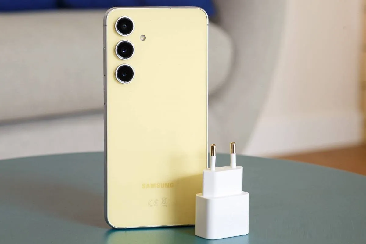 باتری و شارژر گوشی سامسونگ گلکسی S25 FE