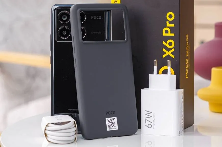 محتویات درون بسته‌بندی پوکو X6 پرو