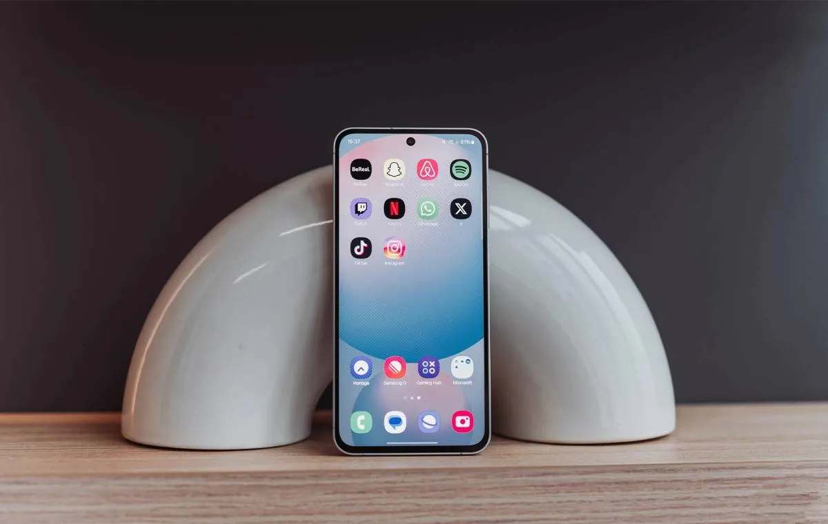 گلکسی S25 FE؛ هرآنچه درباره پرچم‌دار اقتصادی بعدی سامسونگ می‌دانیم •  دیجی‌کالا مگ