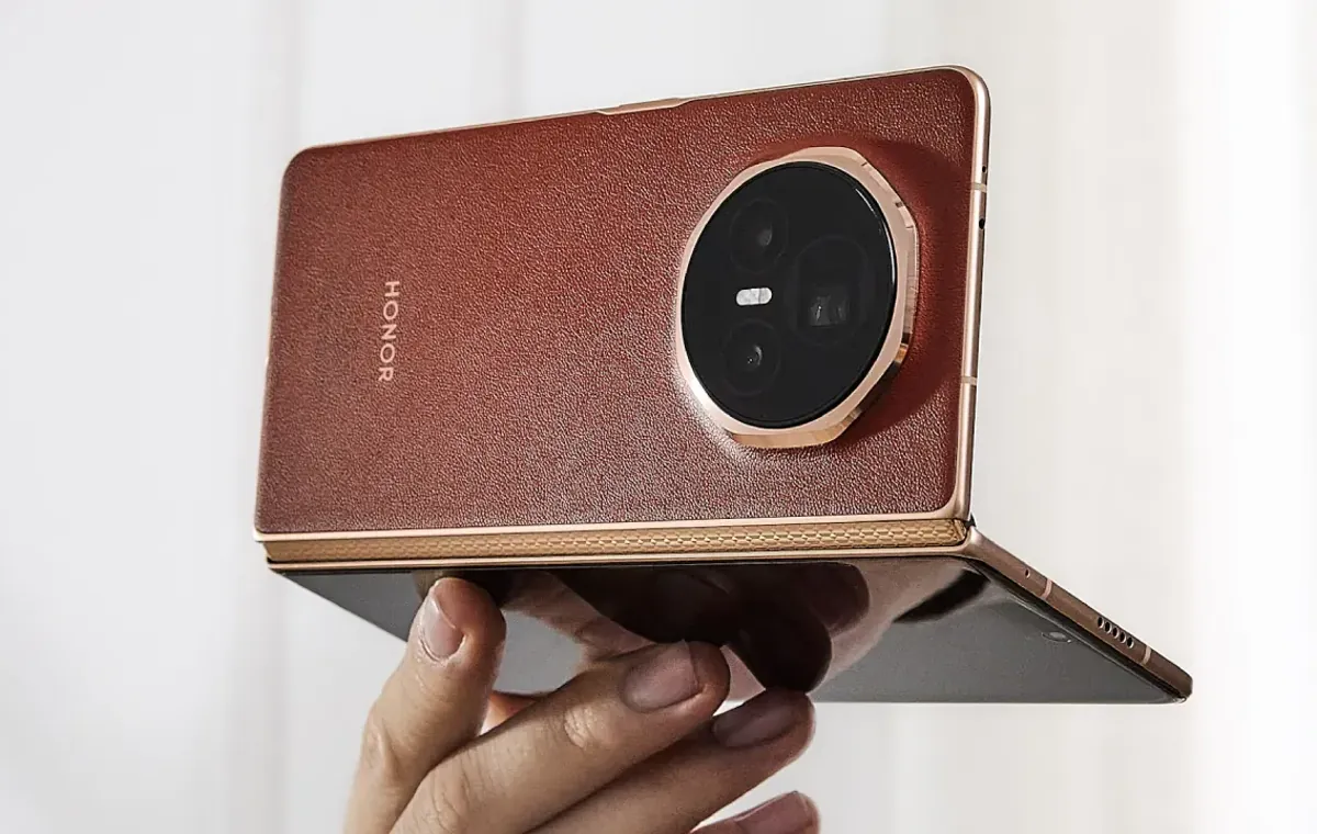 آنر مجیک V5 از بزرگ‌ترین باتری در بین گوشی‌های تاشو استفاده می‌کند •  دیجی‌کالا مگ