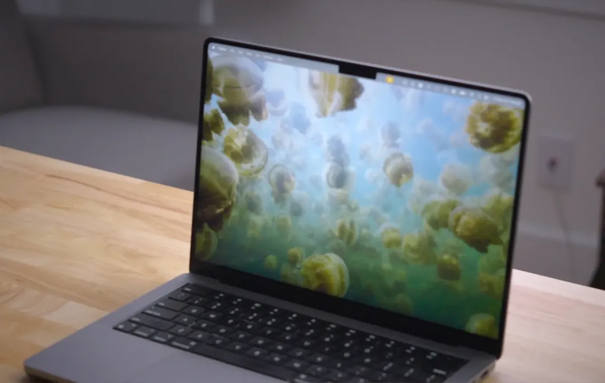 مک‌بوک پرو OLED