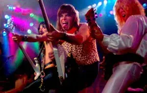 نقد فیلم «اسپاینال تپ»؛ کمدی که اشک راکاستارها را درمیآورد!