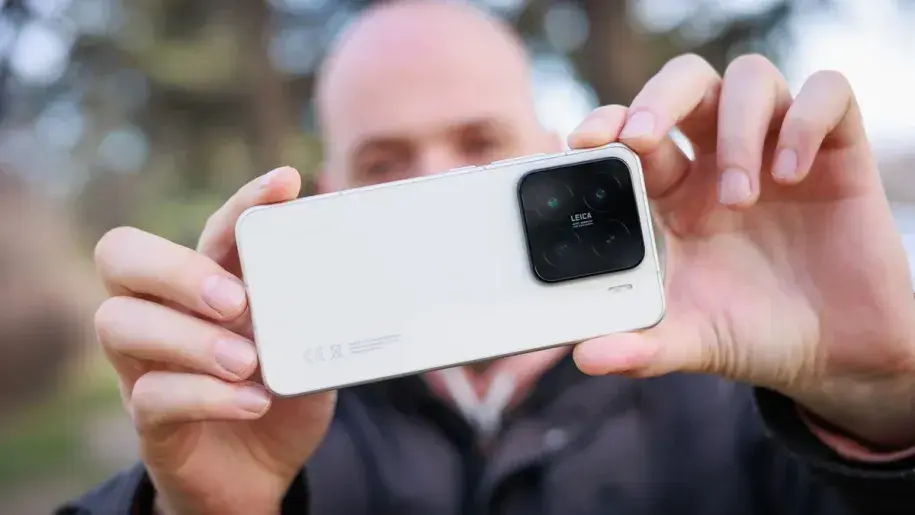 مقایسه دوربین Xiaomi 15 با iPhone 16