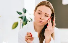 بهترین کرم برای از بین بردن لک قهوه ای صورت