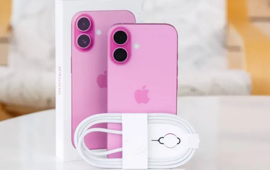 محتویات درون بسته‌بندی آیفون 16 و شیائومی 15