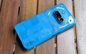  نقد و بررسی ناتینگ فون 3a