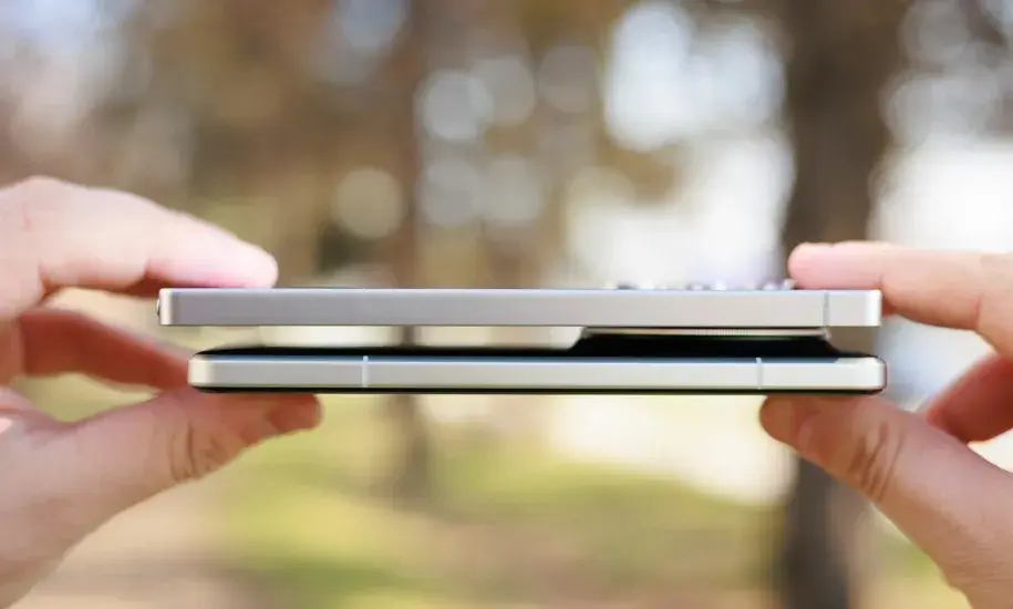 طراحی و کیفیت ساخت گلکسی S25 اولترا در مقایسه با شیائومی 15 اولترا