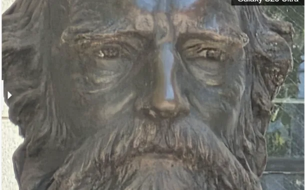 مقایسه دوربین گلکسی S25 اولترا با آیفون ۱۷ پرو مکس