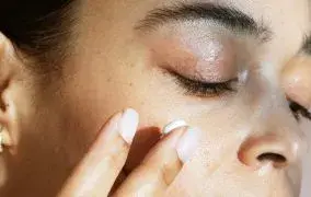 بهترین کرم دور چشم برای زیر 30 سال