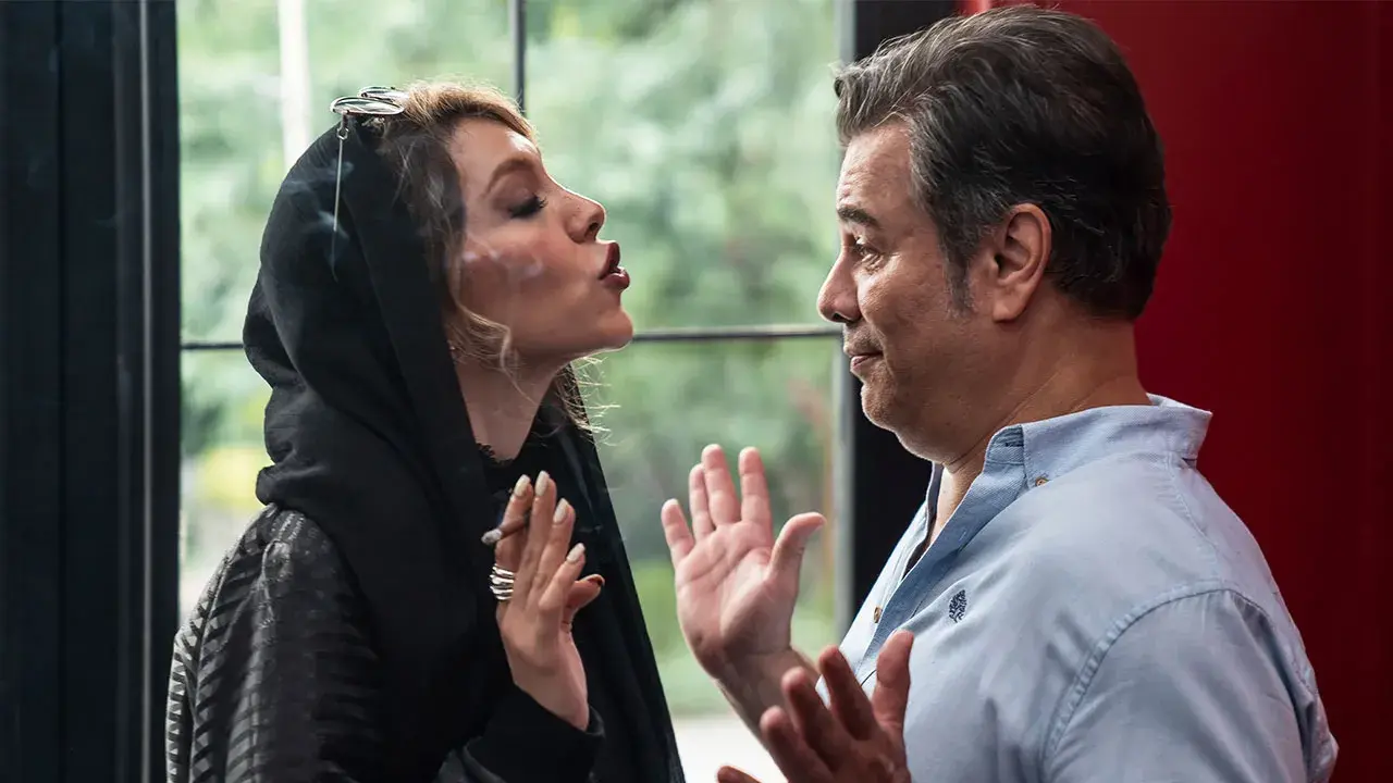 بررسی فیلم گوزنهای اتوبان