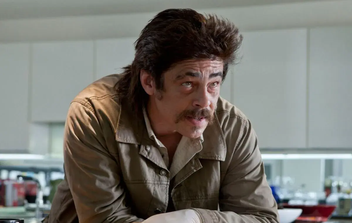 بنیسیو دل تورو؛ وحشیها (Savages)