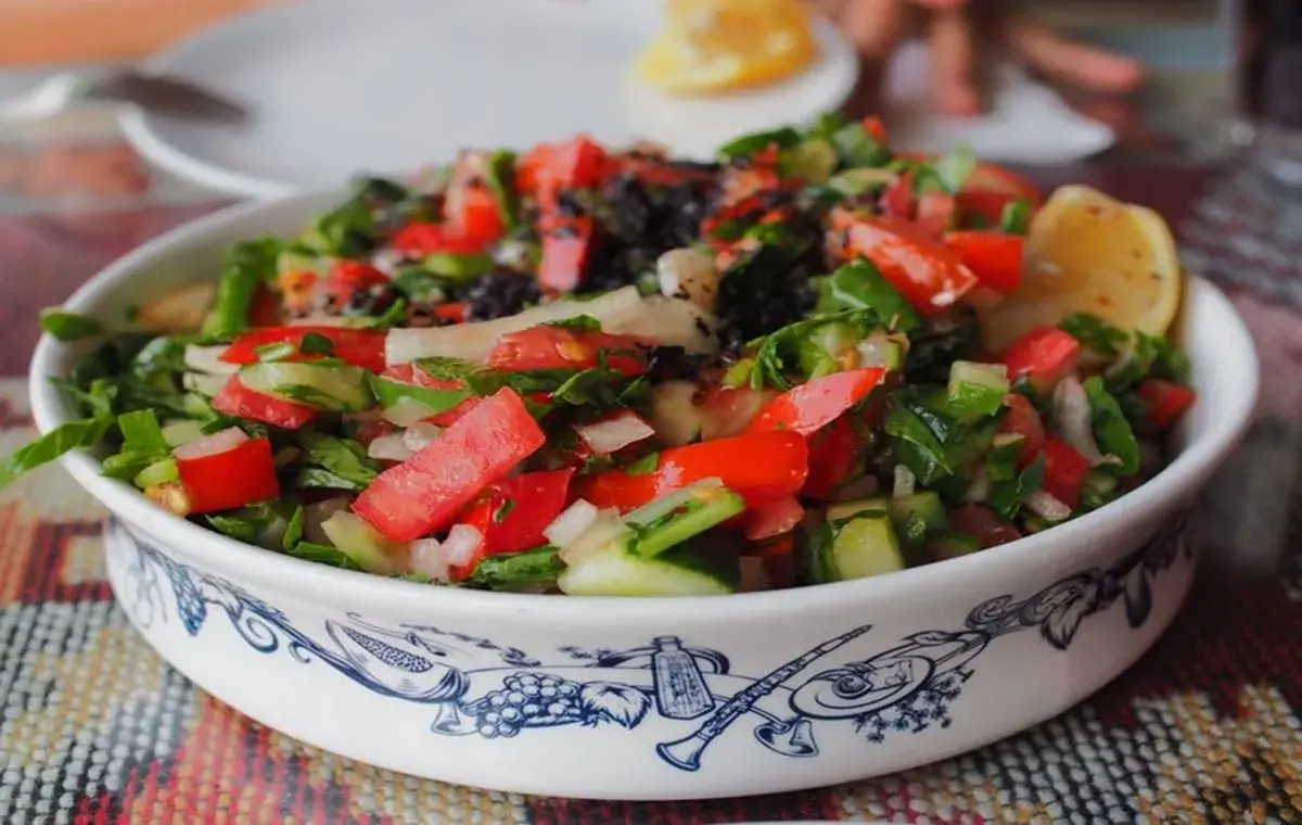 سالاد شیرازی برای مهمانی