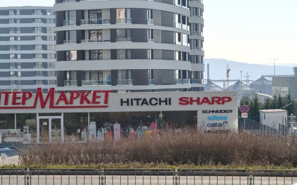 شیائومی 15 اولترا - زوم ۴.۳ برابری