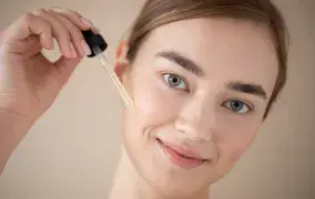 بهترین روغن برای لک قهوه ای صورت؛ خداحافظی همیشگی با لک‌ها