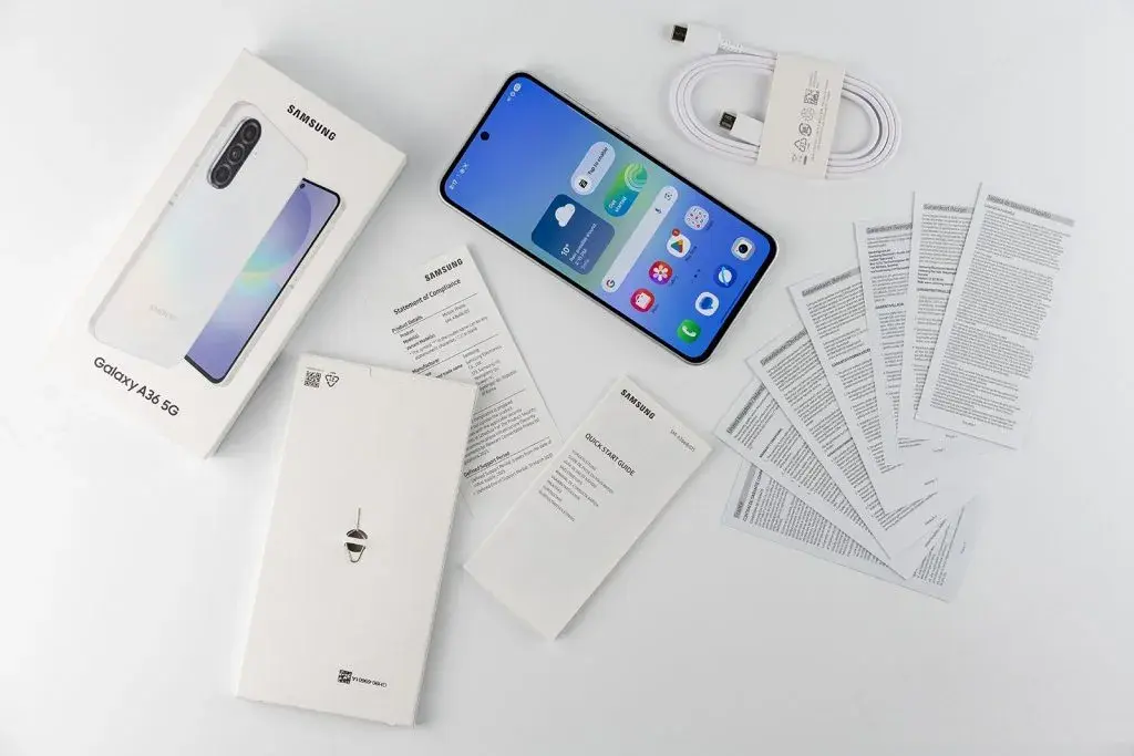 مقایسه گلکسی A36 با ردمی نوت 14 پرو 5G؛ محتویات درون بستهبندی