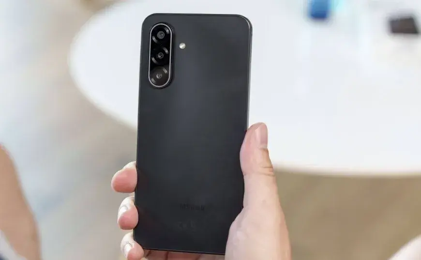 طراحی و کیفیت ساخت گوشی A17 سامسونگ