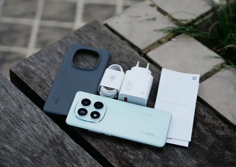 مقایسه گلکسی A36 با ردمی نوت 14 پرو 5G؛ محتویات درون بستهبندی