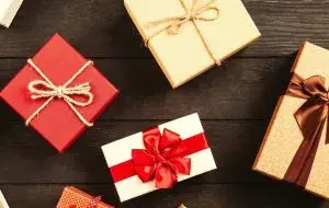 بهترین هدیه روز دانشآموز + 100 پیشنهاد جذاب برای دانشآموزان دختر و پسر
