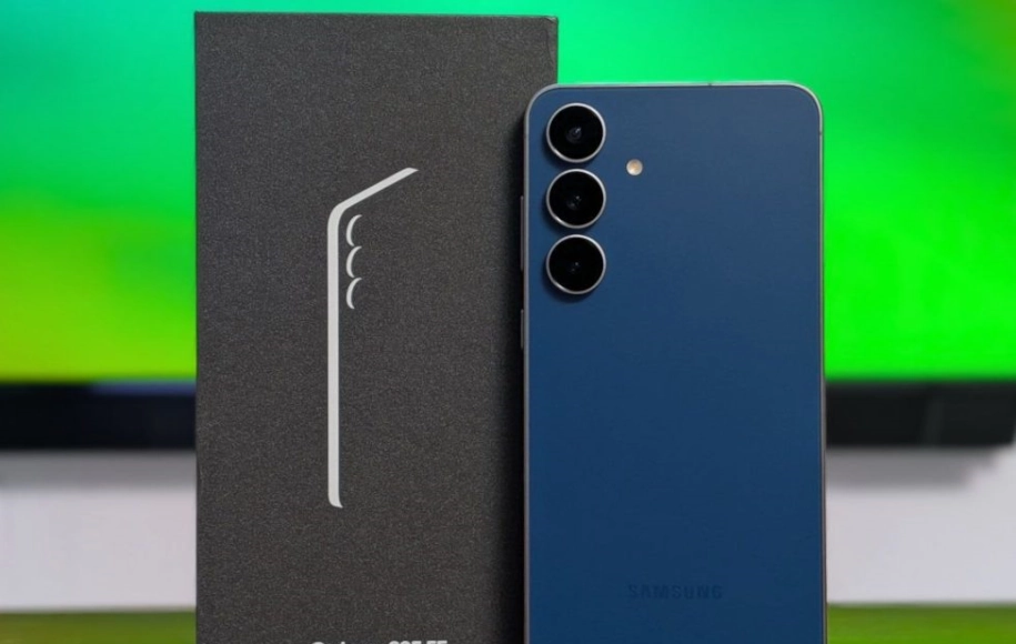 مقایسه گلکسی S25 FE با پوکو F7 پرو