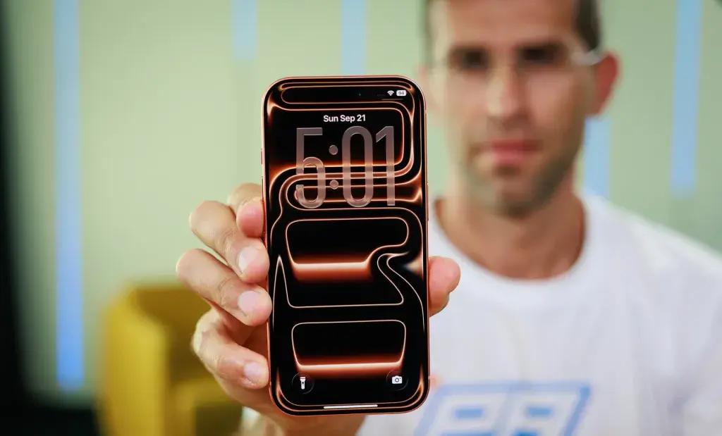 نقد و بررسی طراحی و کیفیت ساخت ایفون ۱۷ پرو