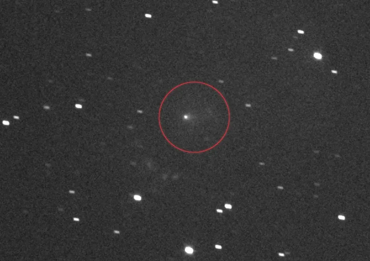 دنباله دار اطلس از نگاه فضاپیمای لوسی