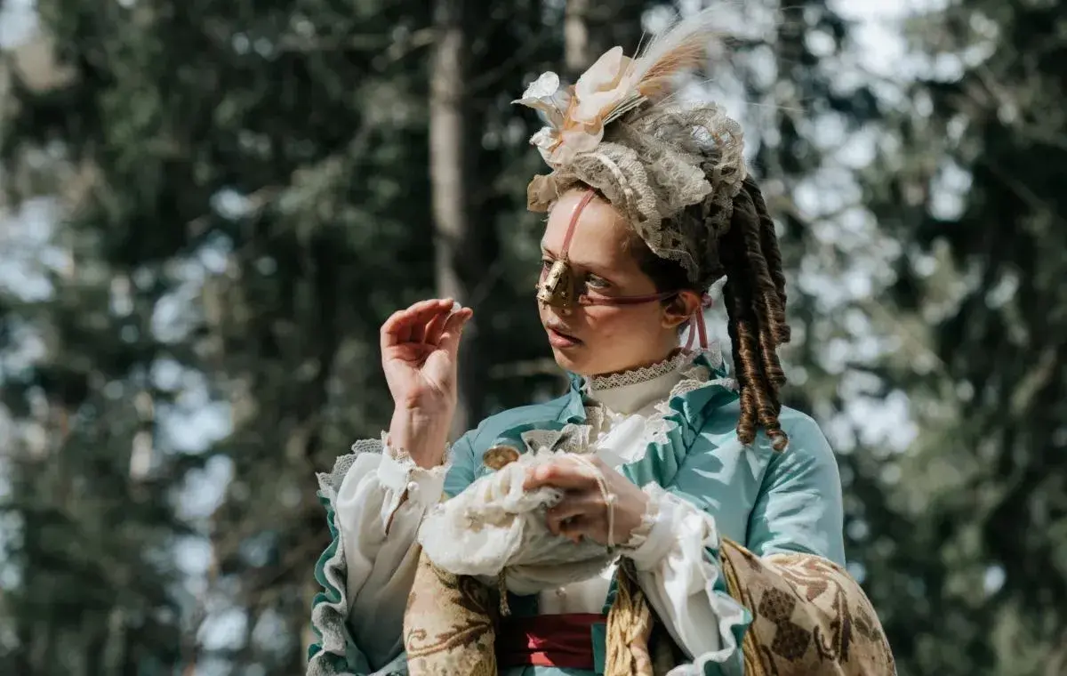 بهترین فیلمهای ترسناک 2025؛ خواهر ناتنی زشت (The Ugly Stepsister)