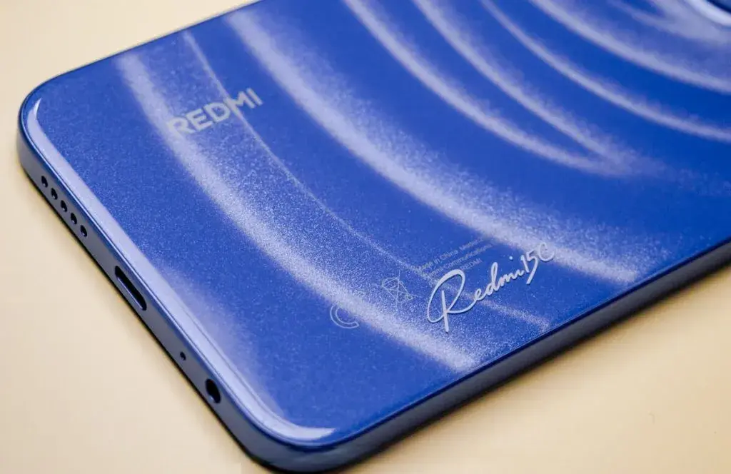 طراحی گوشی ردمی 15C