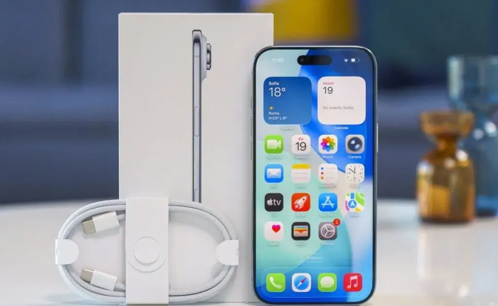 محتویات درون بستهبندی آیفون ایر