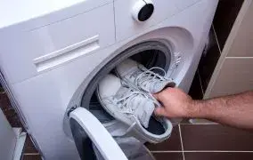 شستن کفش در ماشین لباسشویی