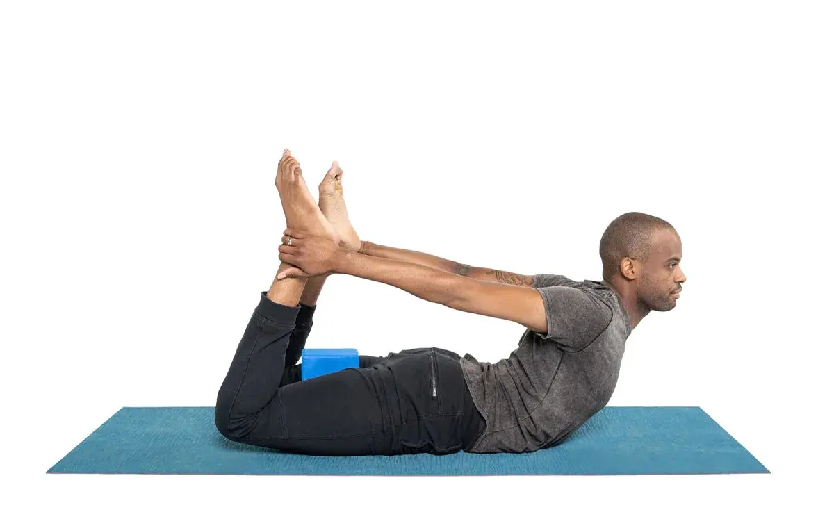 دَهُنوراسانا (وضعیت کمان)