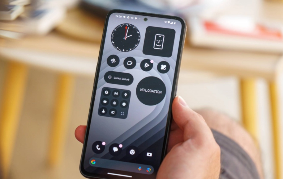 مقایسه ناتینگ مدل CMF Phone 1 با سامسونگ گلکسیA17