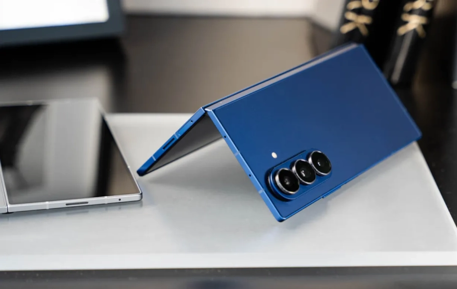 نقد و بررسی گوشی گلکسی زد فولد ۷