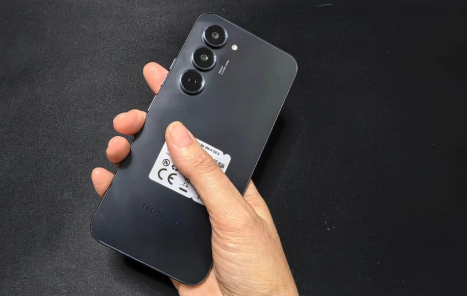 نقد و بررسی تکنو  spark 40 pro