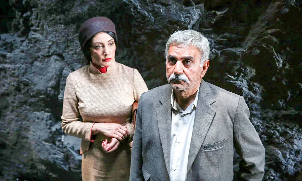 فیلم بی همه چیز