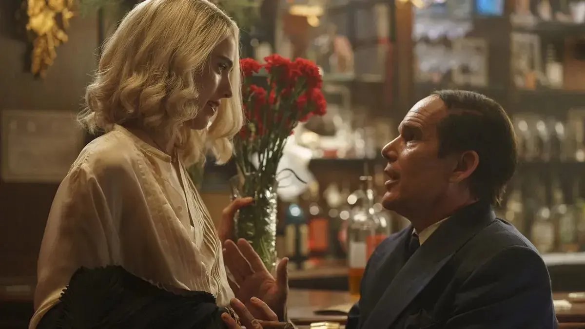 ایتان هاوک و مارگارت کوالی