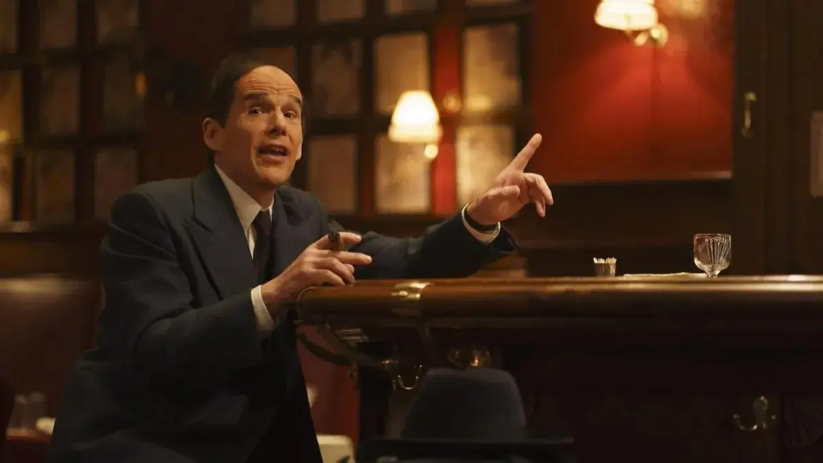 نقد فیلم «ماه آبی»