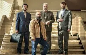 نقد فیلم آقای زالو؛ آینهای شکسته از تاریخ معاصر