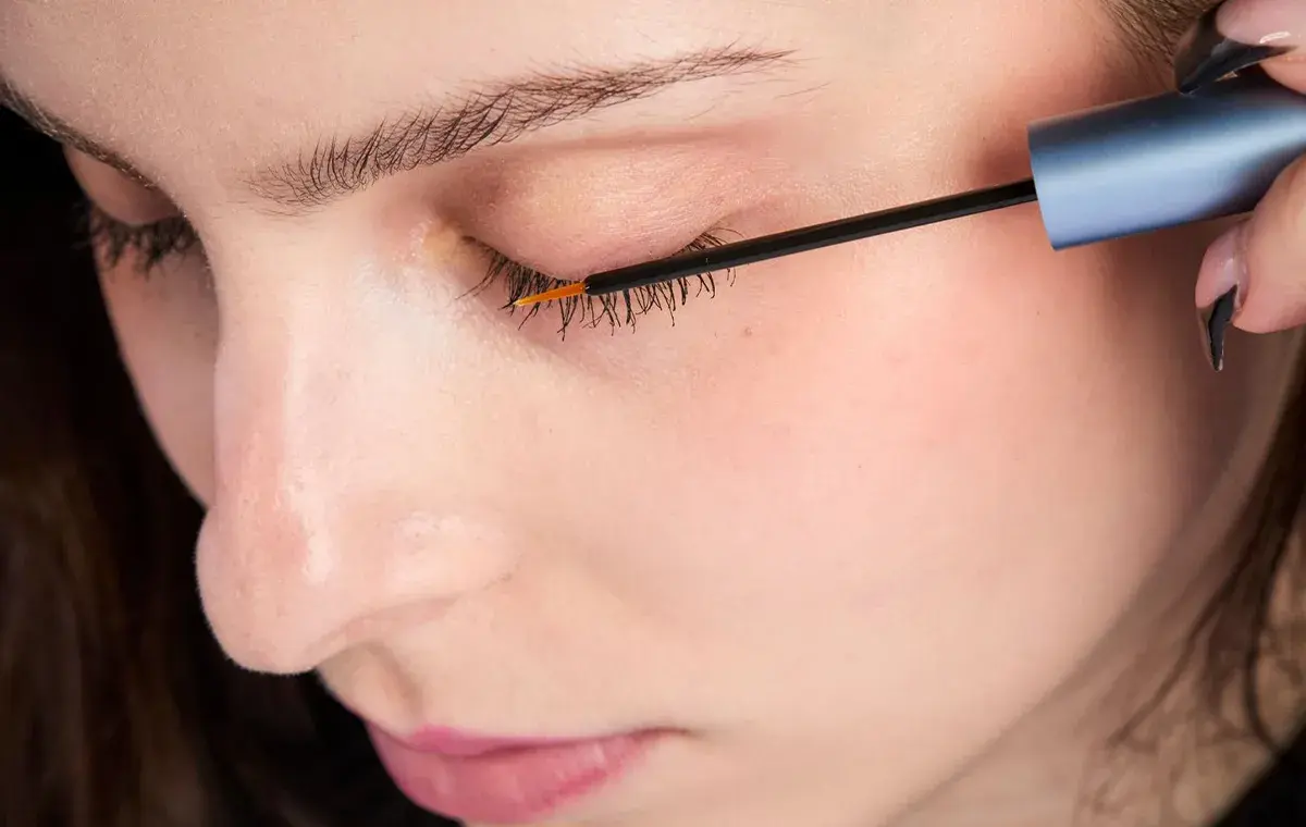 بهترین روغن برای رشد مژه و ابرو