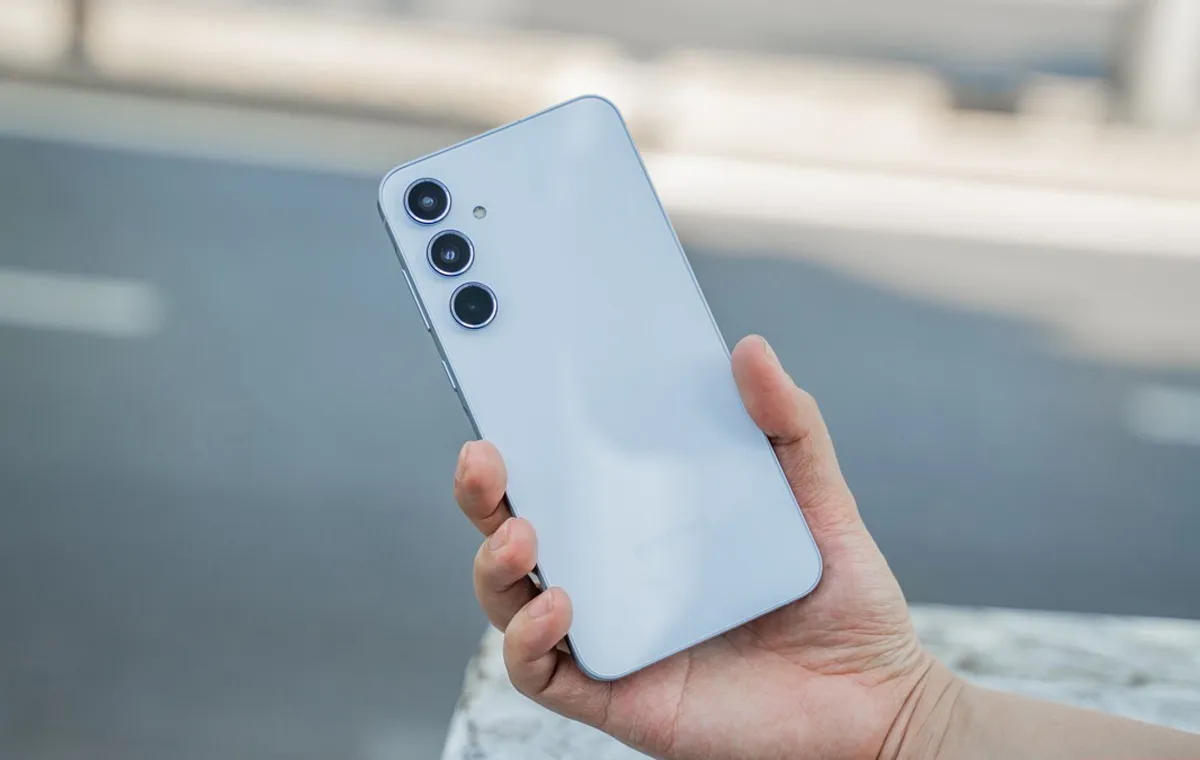 گلکسی A77؛ درباره گوشی میان‌رده بعدی سامسونگ چه می‌دانیم؟