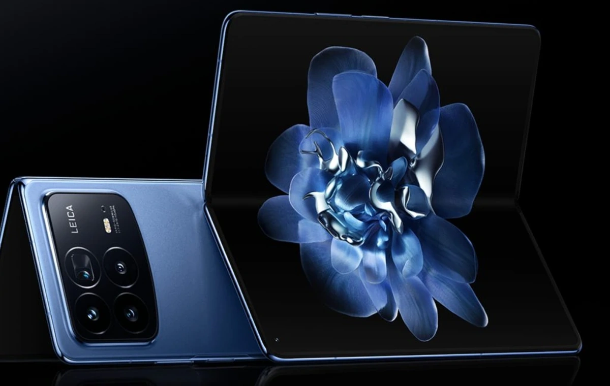 گوشی تاشو سه‌تکه