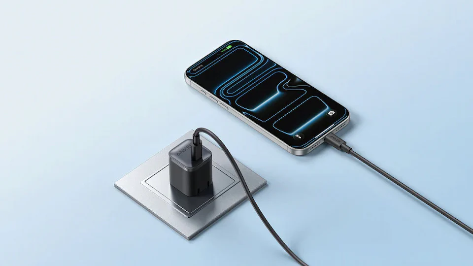 بهترین شارژر برای آیفون ۱۷ پرو