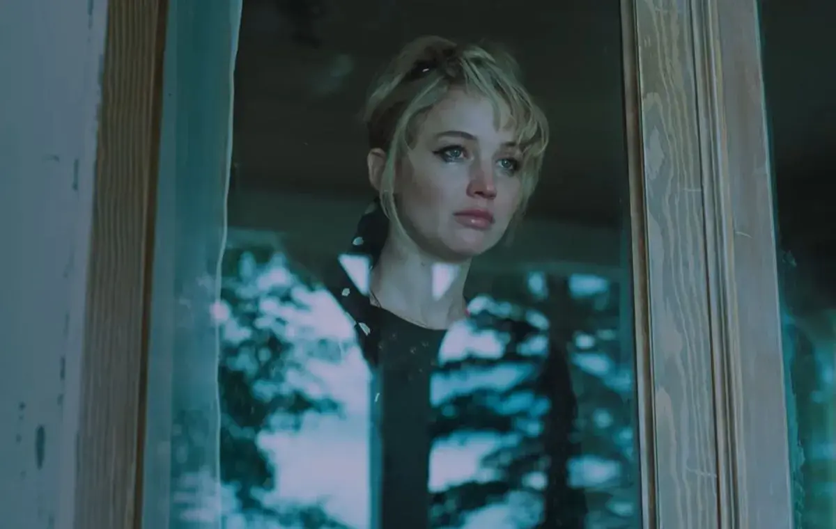 نقد فیلم بمیر عشق من