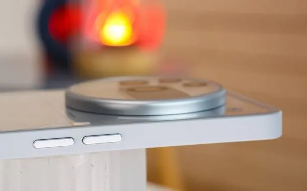 فریم سمت چپ گوشی ناتینگ فون 3a پرو