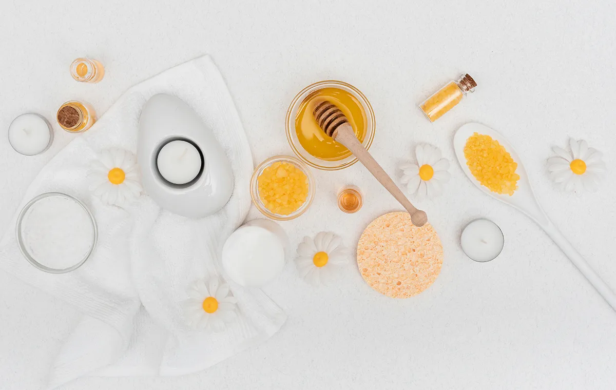 ترکیب آب‌لیمو و عسل برای روشن شدن پوست دست