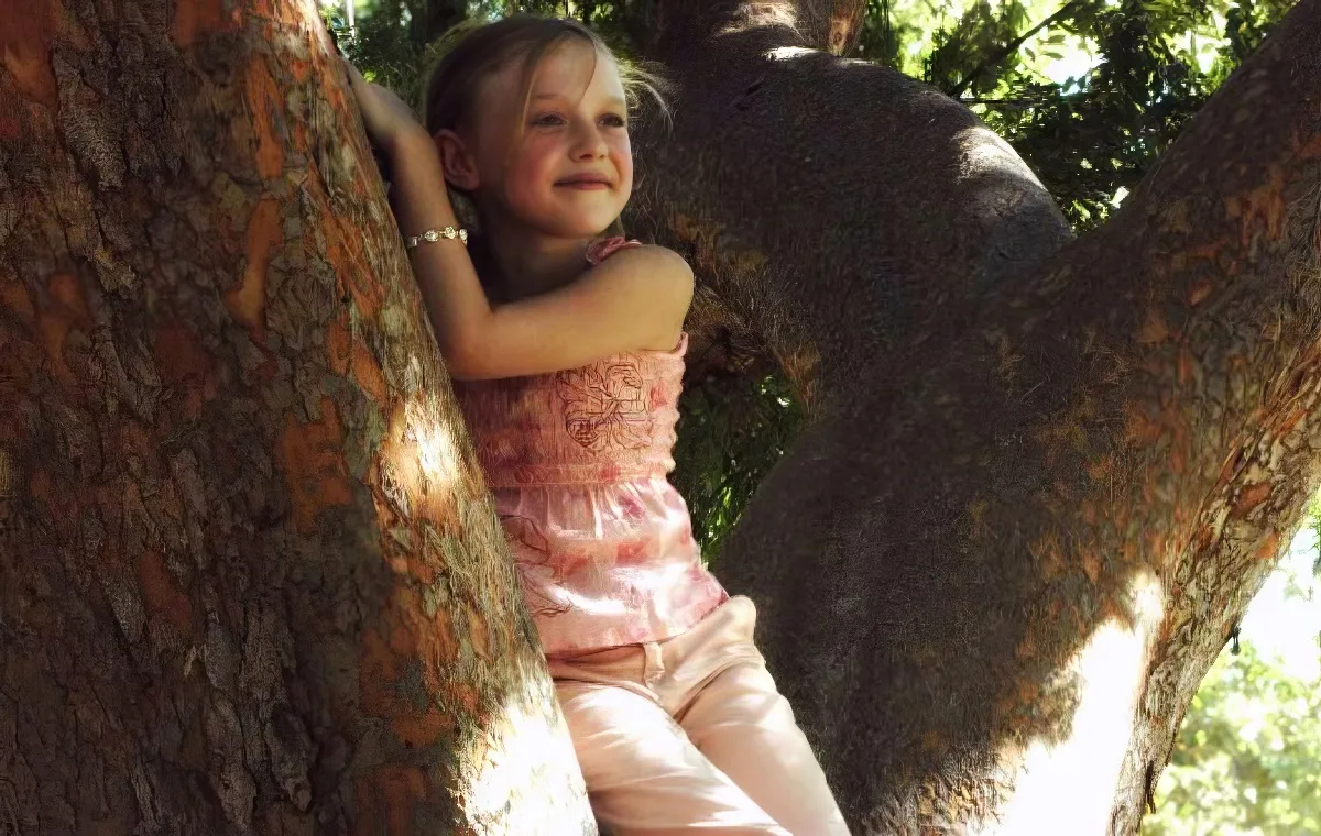 داکوتا فانینگ؛ نه زندگی (Nine Lives)