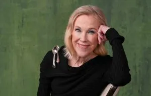 کاترین اوهارا، بازیگر سرشناس کمدیهایی چون «تنها در خانه» و «بیتلجوس» درگذشت