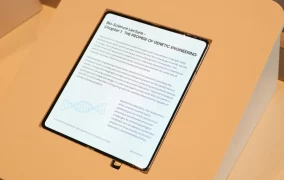 نمایشگر تاشو اولد بدون چین‌خوردگی