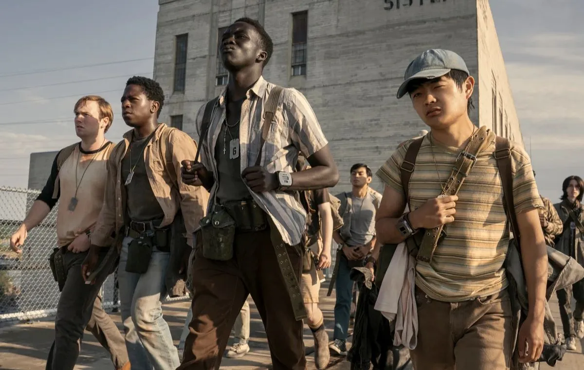 بهترین فیلم‌های اقتباسی 2025؛ پیاده‌روی طولانی (The Long Walk)